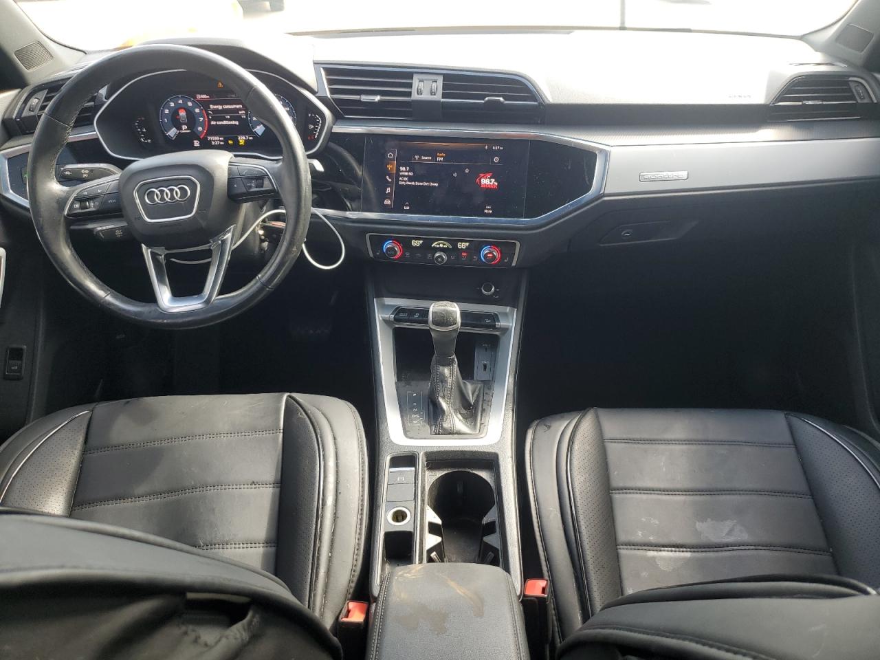 WA1AUCF3XM1063001 2021 Audi Q3 Premium 40