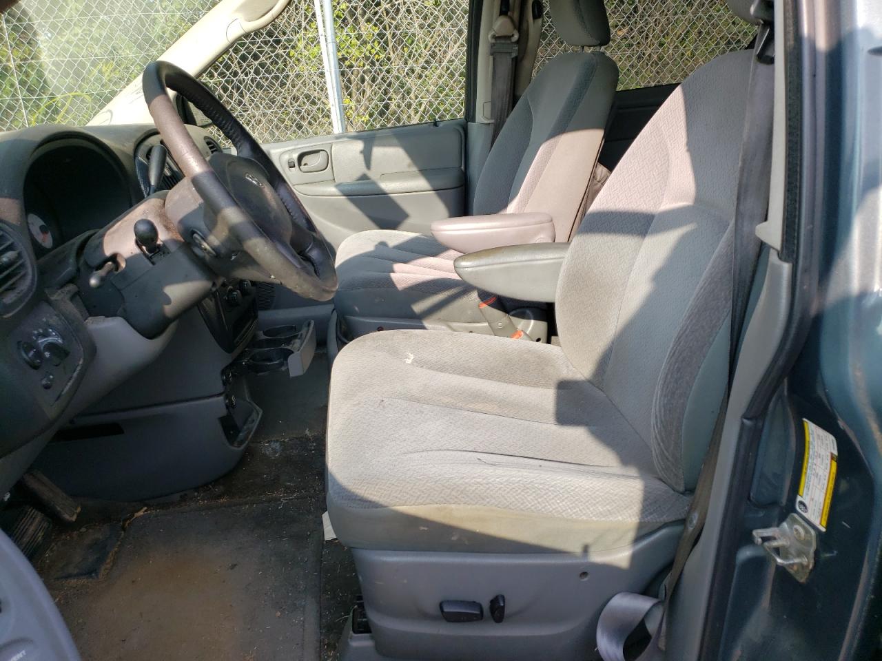 2005 Dodge Caravan - Image 7