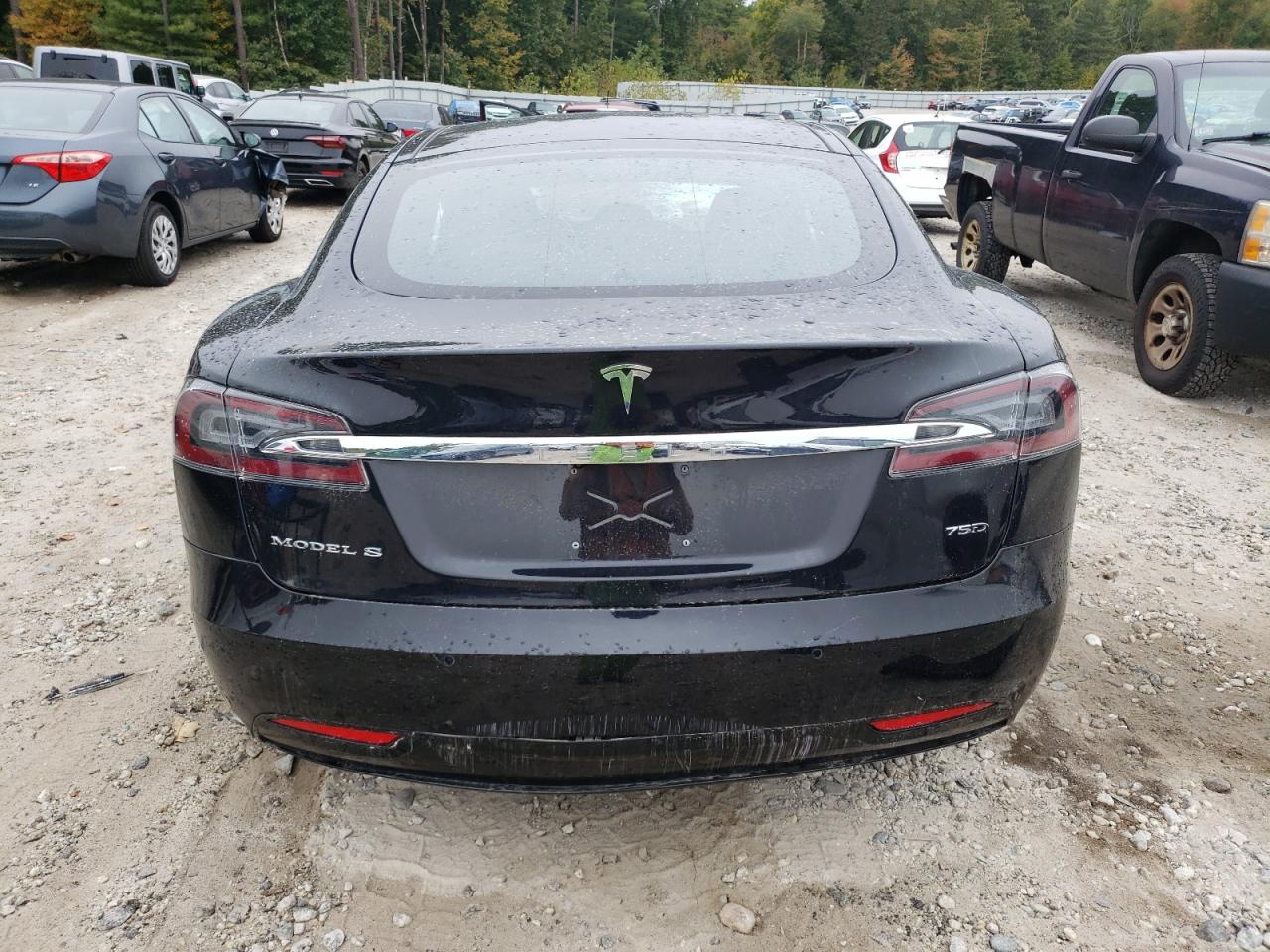 5YJSA1E22JF277399 2018 Tesla Model S