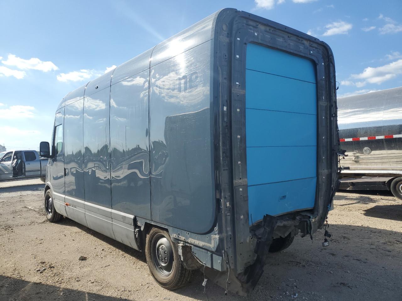 2022 Rivian Edv 700 blue null electric 7FCEHDB72NN000683 photo #3