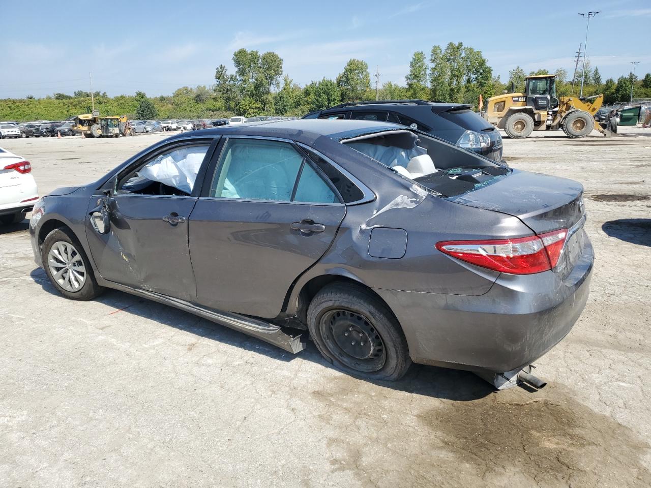 4T1BF1FK1HU406388 2017 TOYOTA CAMRY - Image 2