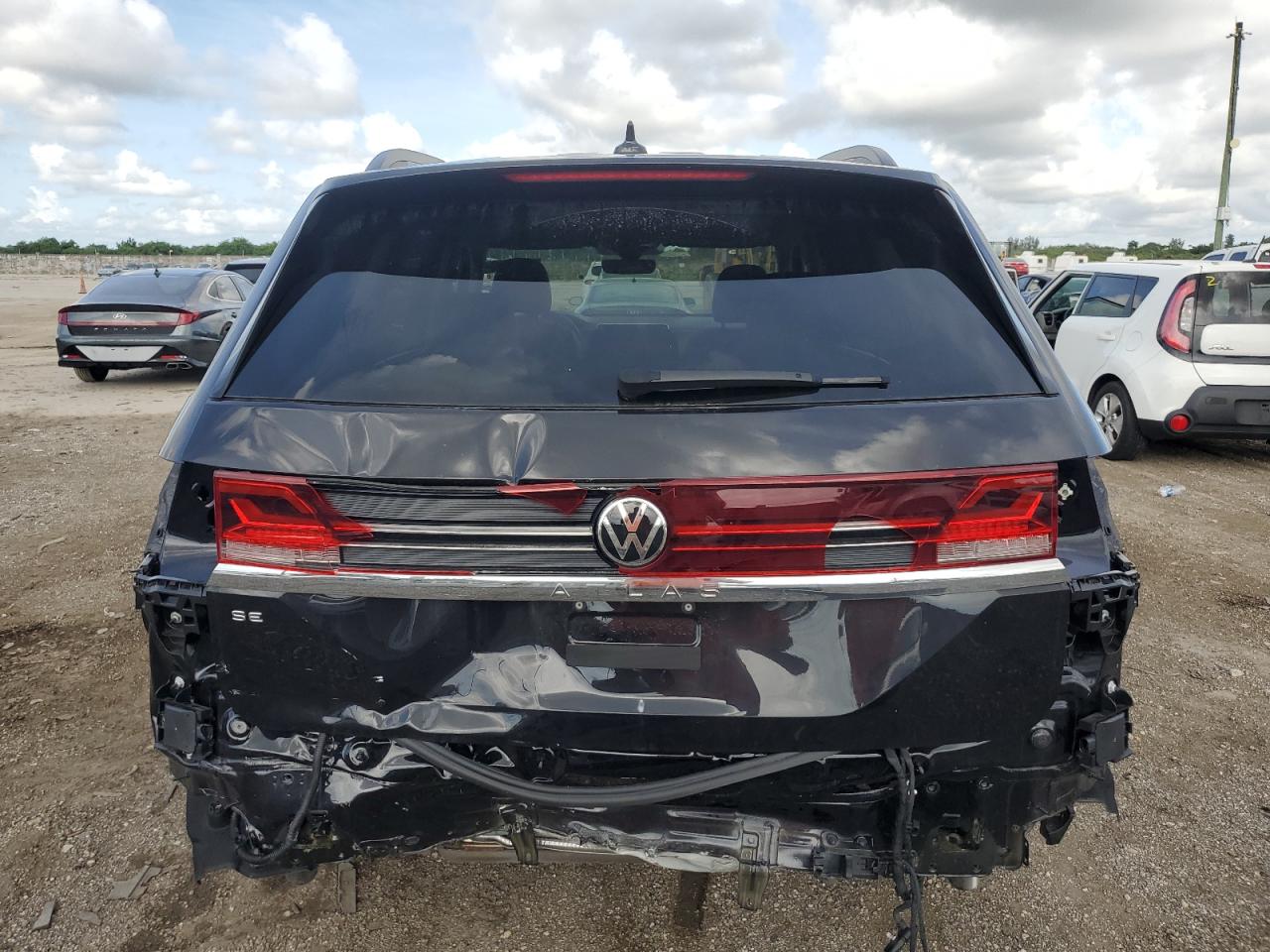 1V2WR2CA3RC533762 2024 Volkswagen Atlas Se