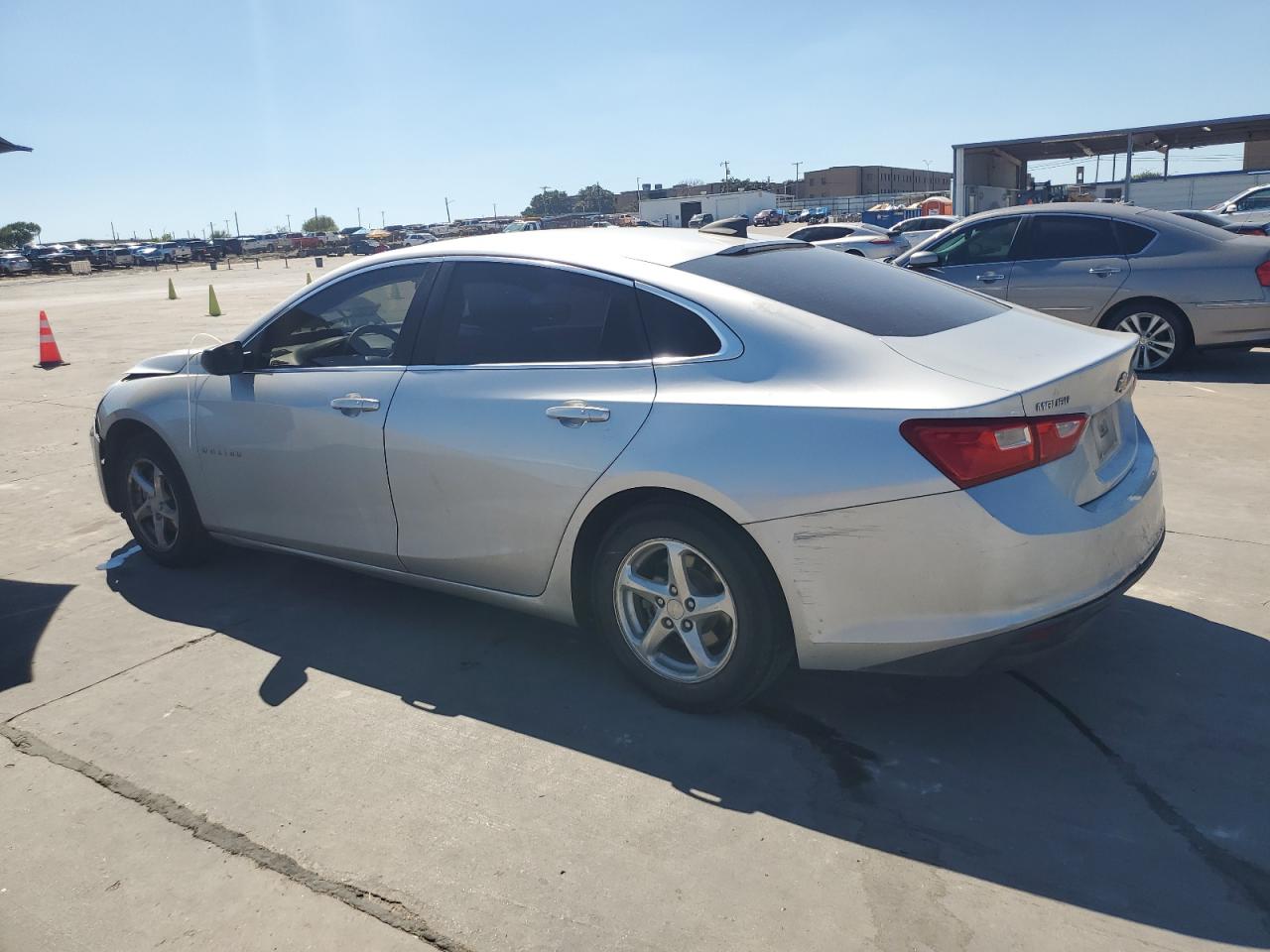 2016 Chevrolet Malibu - Image 2