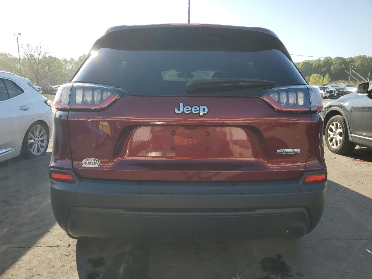 1C4PJLCB0KD332090 2019 Jeep Cherokee Latitude