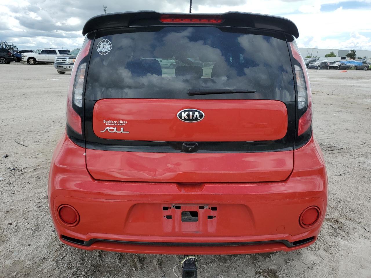 KNDJP3A50K7677541 2019 Kia Soul +