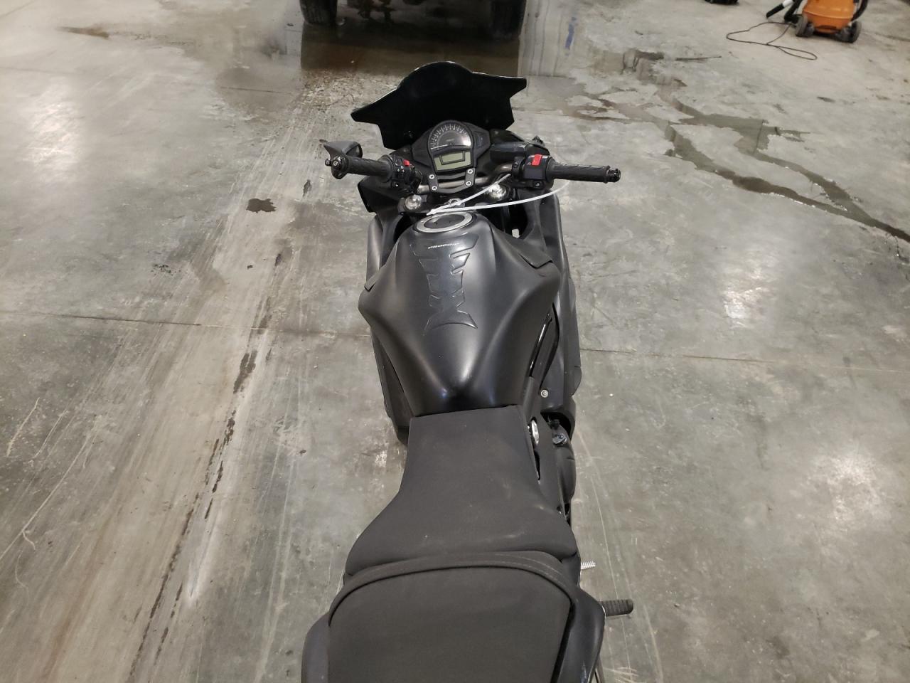 JKAEXEE15EDA16966 2014 Kawasaki Ex650 E