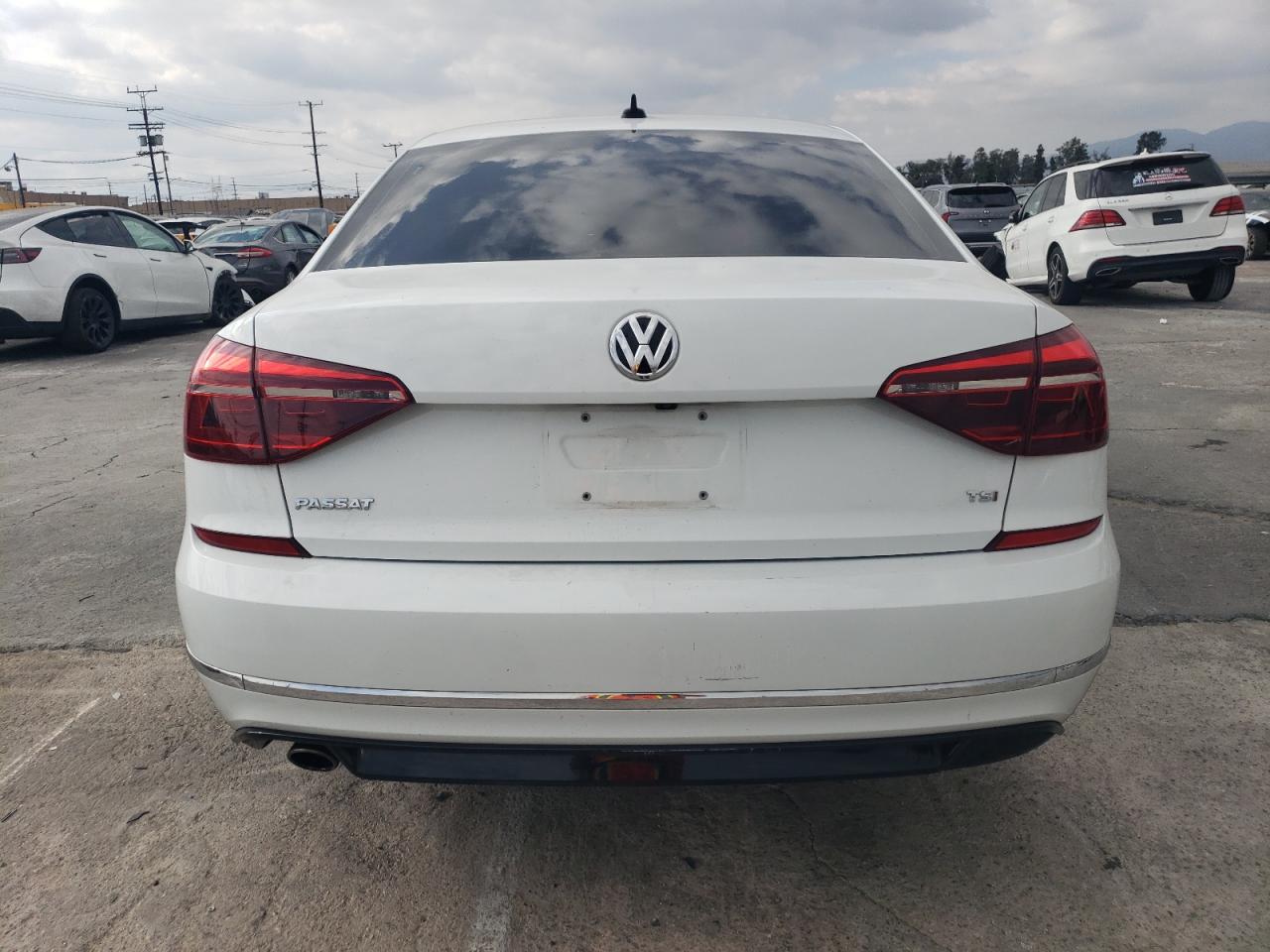 2018 Volkswagen Passat S VIN: 1VWAA7A36JC032273 Lot: 72357394