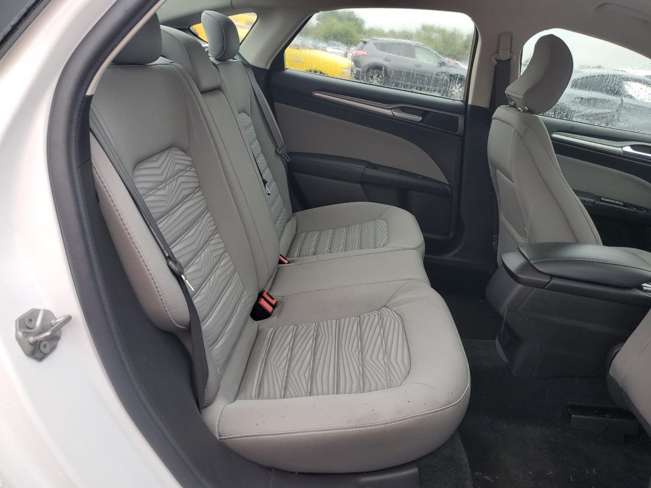 2019 Ford Fusion S VIN: 3FA6P0G75GR322805 Lot: 73640374