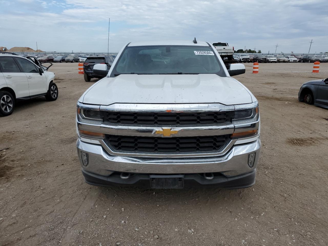 2018 Chevrolet Silverado - Image 5