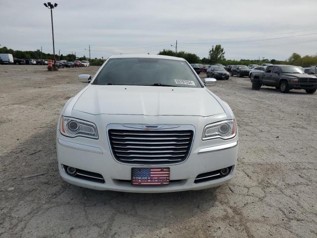 Седани CHRYSLER 300 2013 Білий