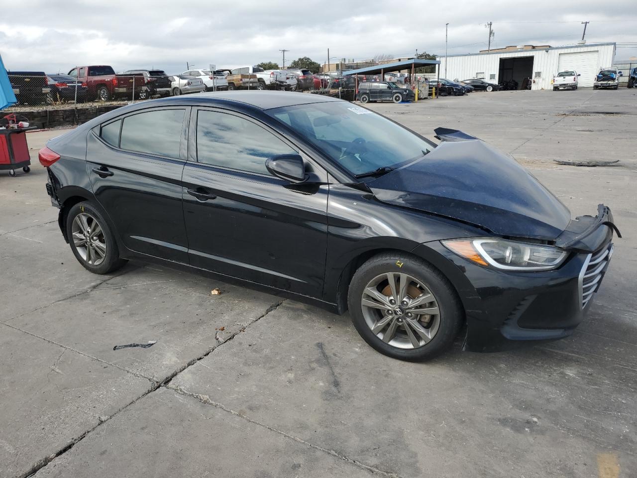 2017 Hyundai Elantra - Image 4