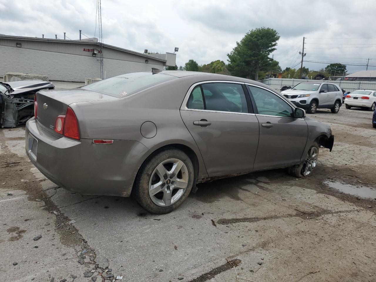2010 Chevrolet Malibu - Image 3