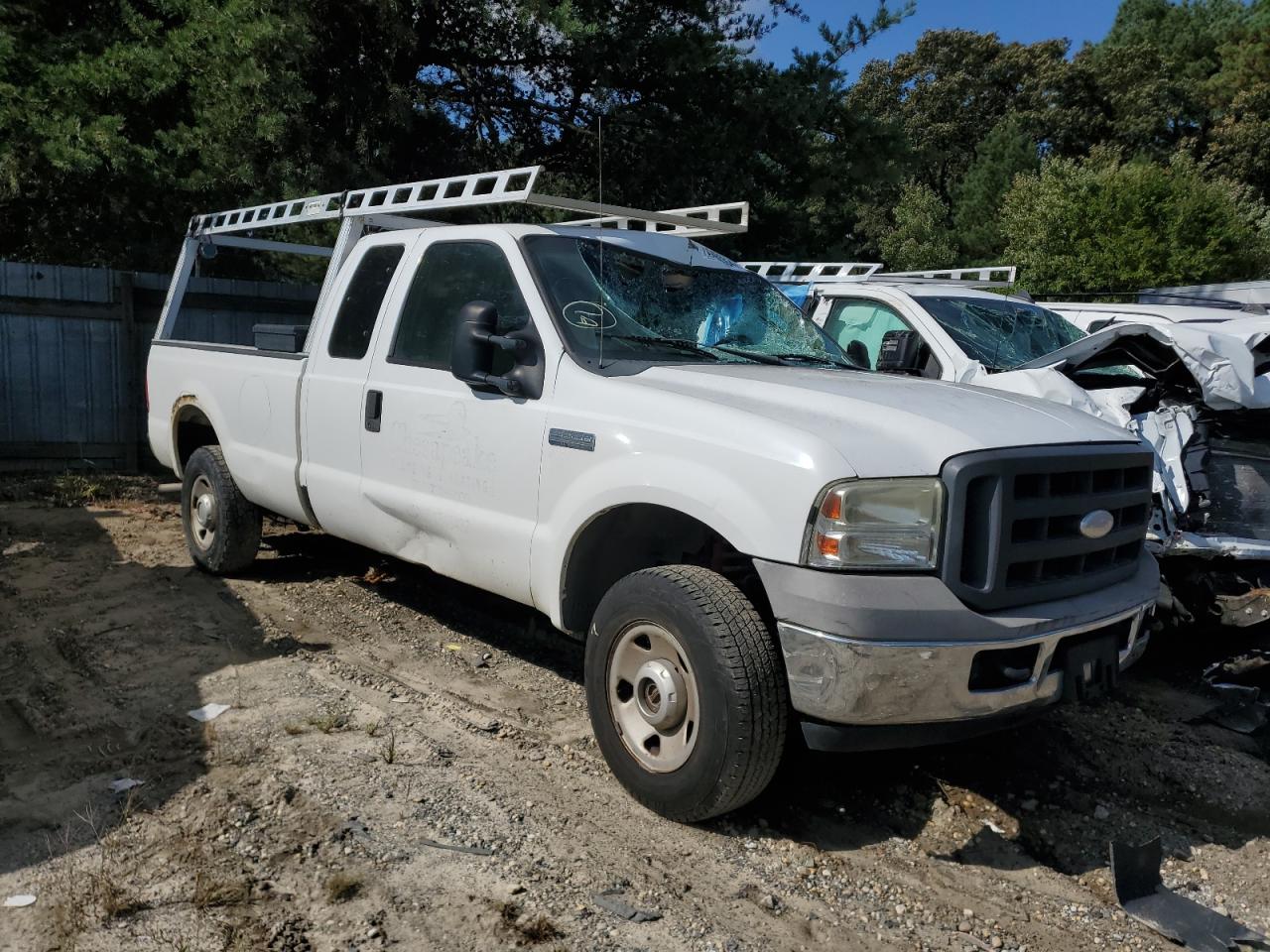 2005 Ford F250 - Image 4