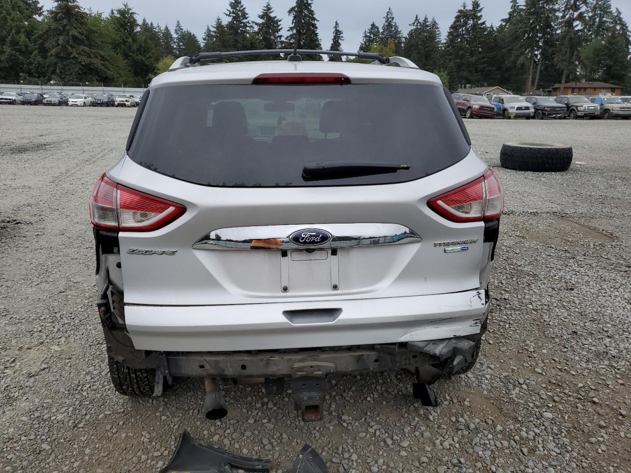 1FMCU9J92EUD18099 2014 Ford Escape Titanium