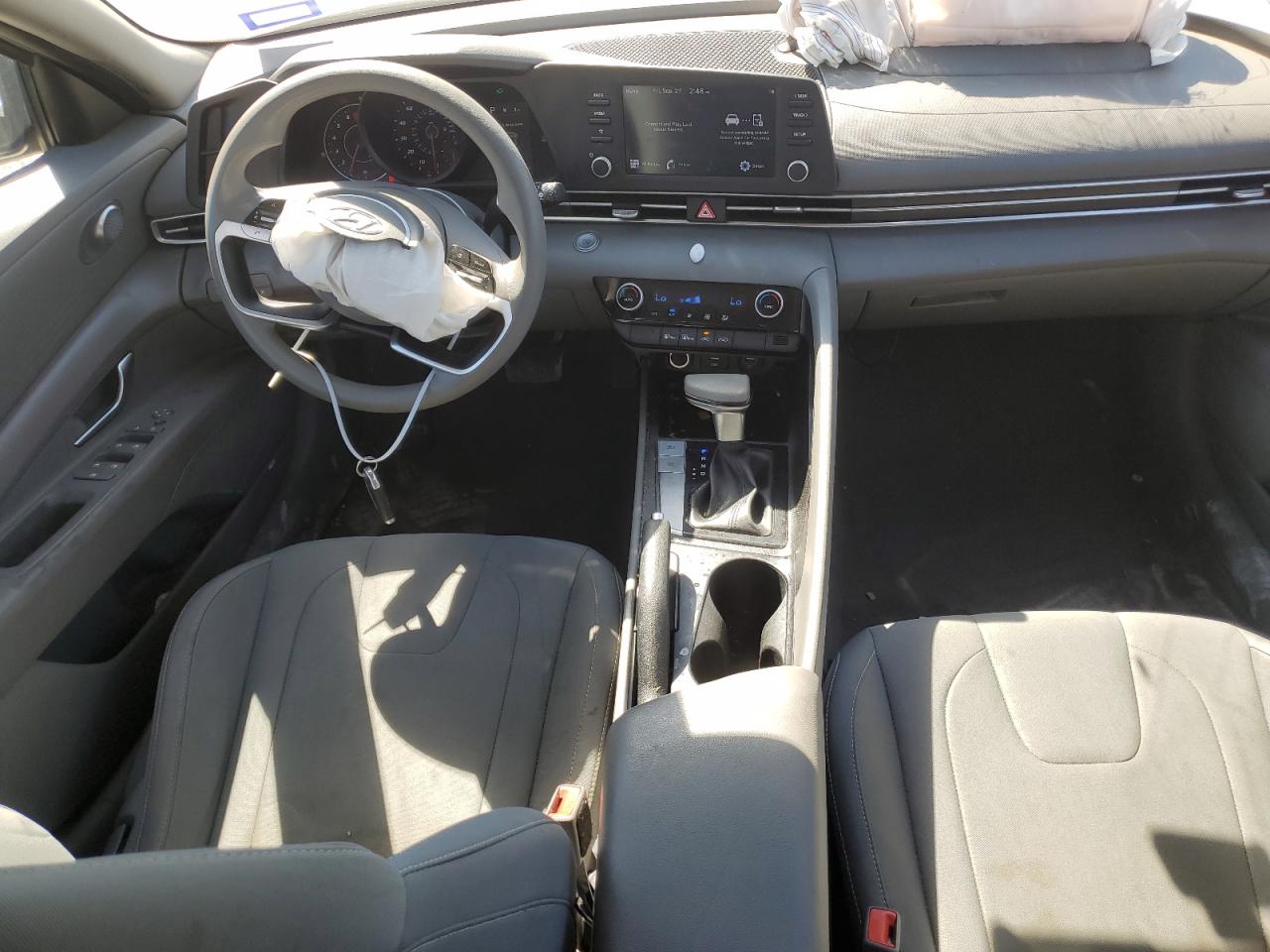 2021 Hyundai Elantra - Image 8