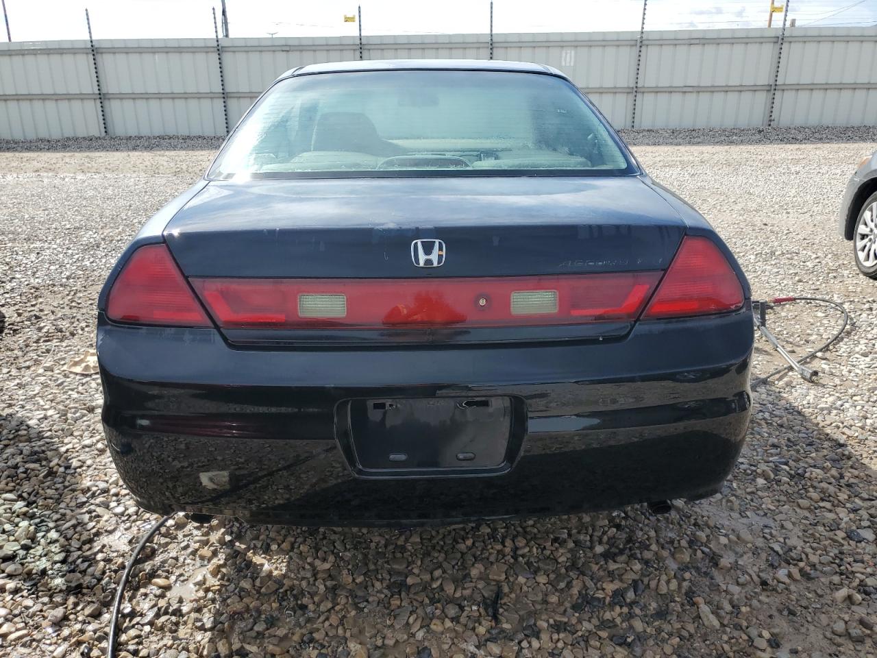 1HGCG22582A002431 2002 Honda Accord Ex