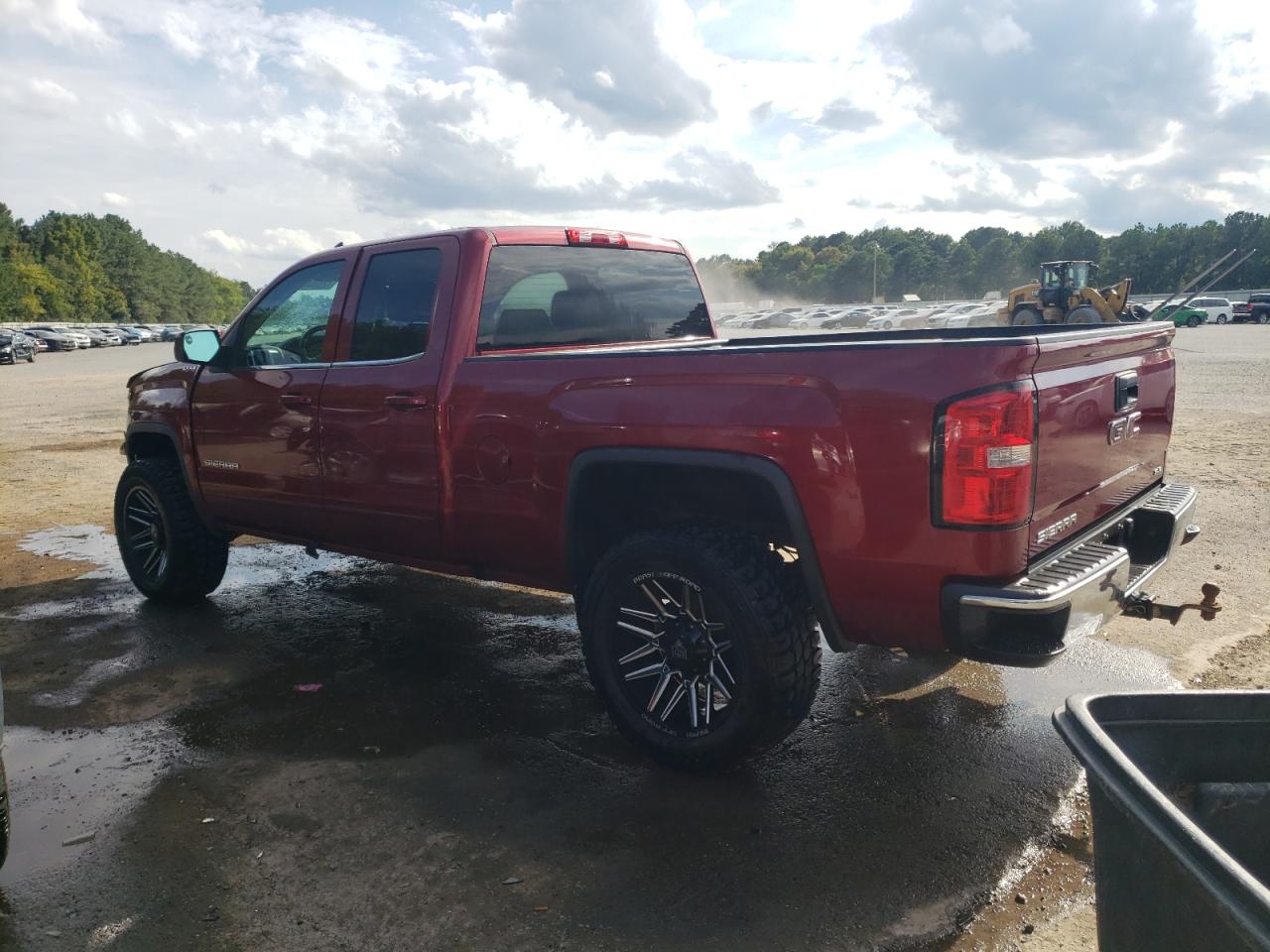 2018 GMC Sierra - Image 2
