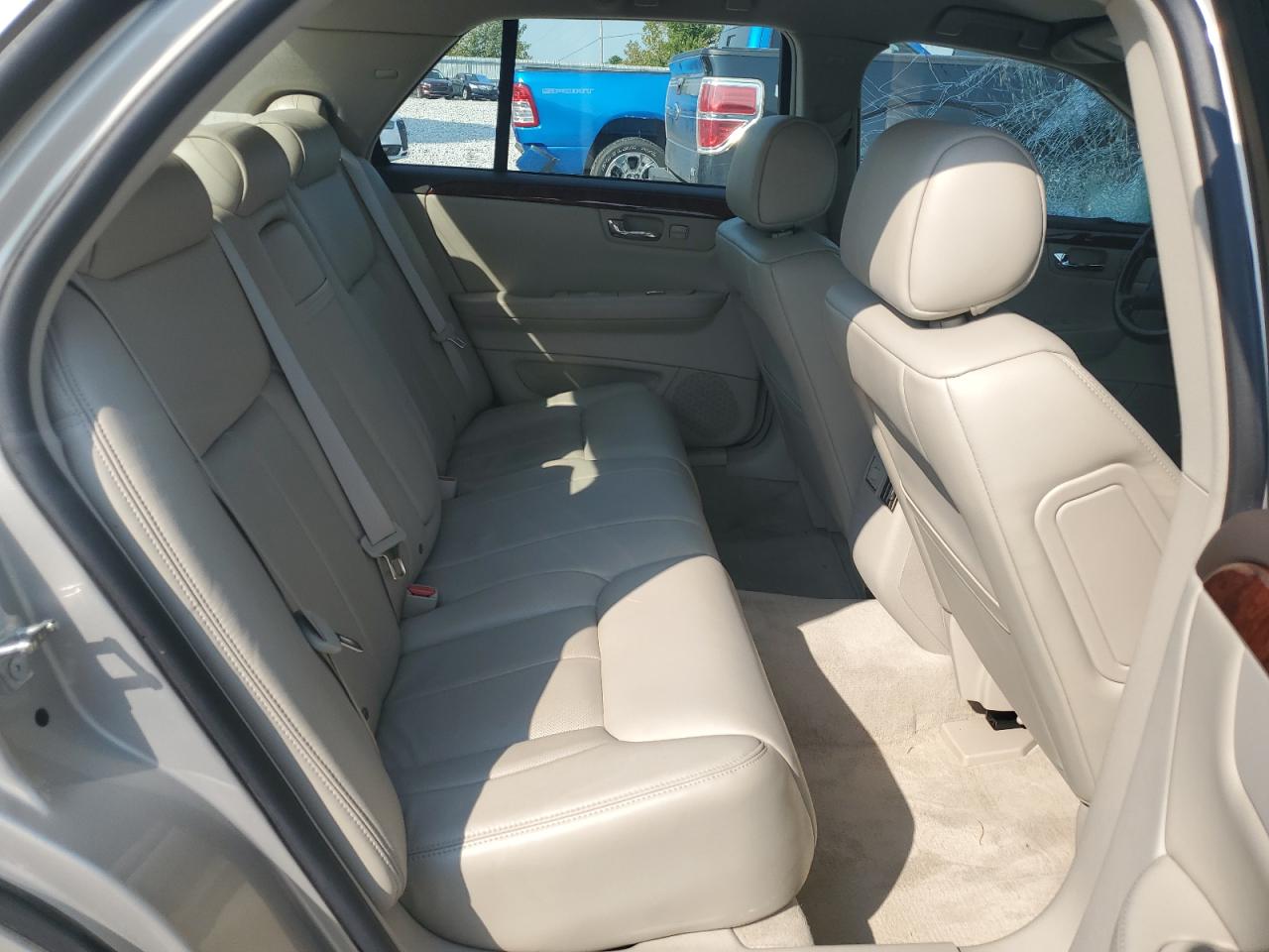 2007 Cadillac DTS - Image 10
