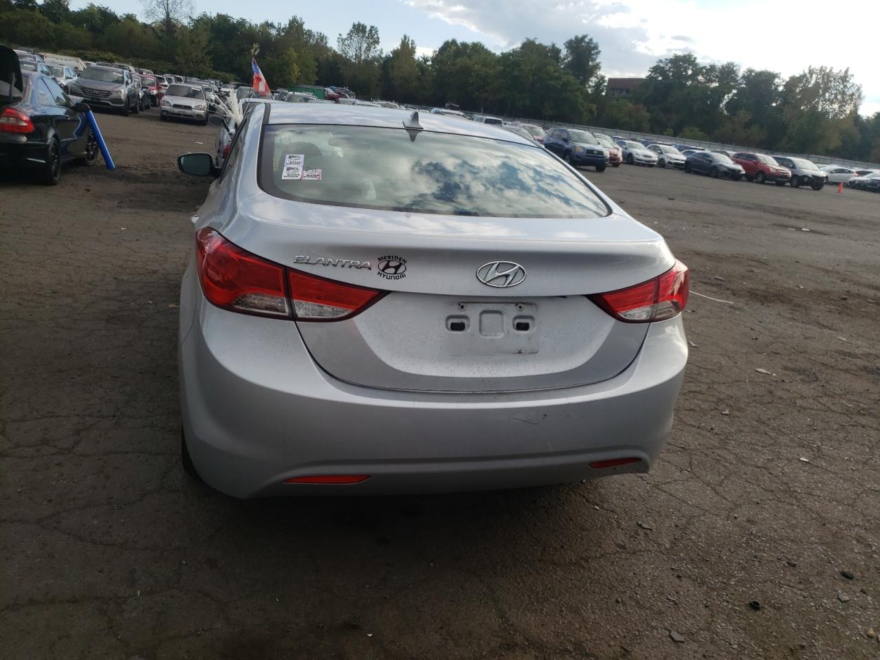 5NPDH4AEXBH015655 2011 Hyundai Elantra Gls