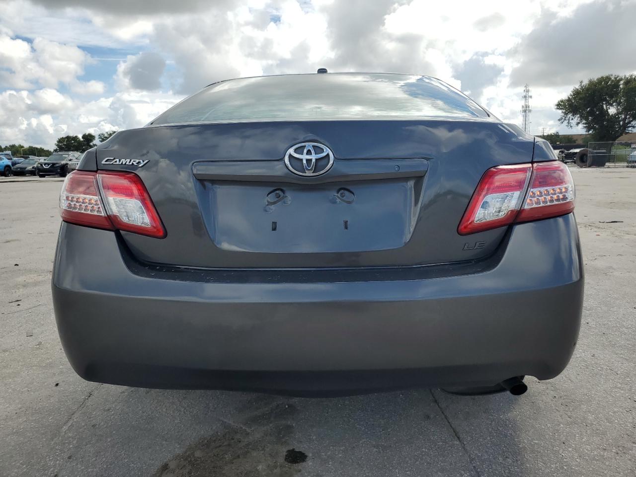 4T1BF3EK8BU182928 2011 Toyota Camry Base