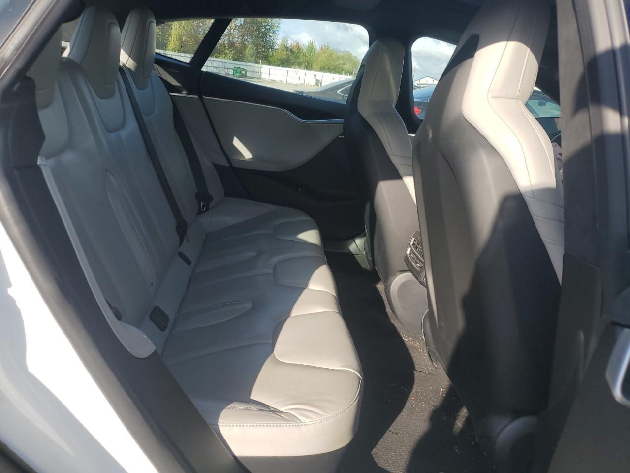 5YJSA1E26GF147814 2016 Tesla Model S