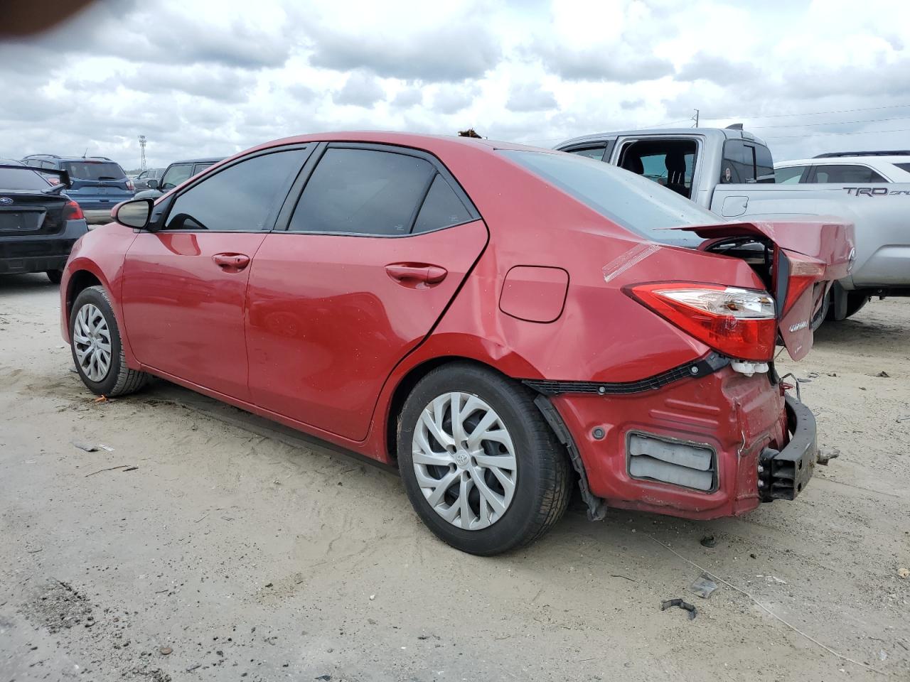 VIN 2T1BURHE8JC072914 2018 TOYOTA COROLLA no.2