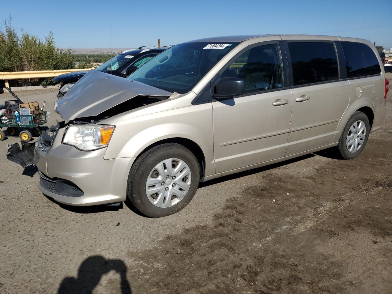 VIN 2C4RDGBGXGR235861 2016 DODGE CARAVAN no.1