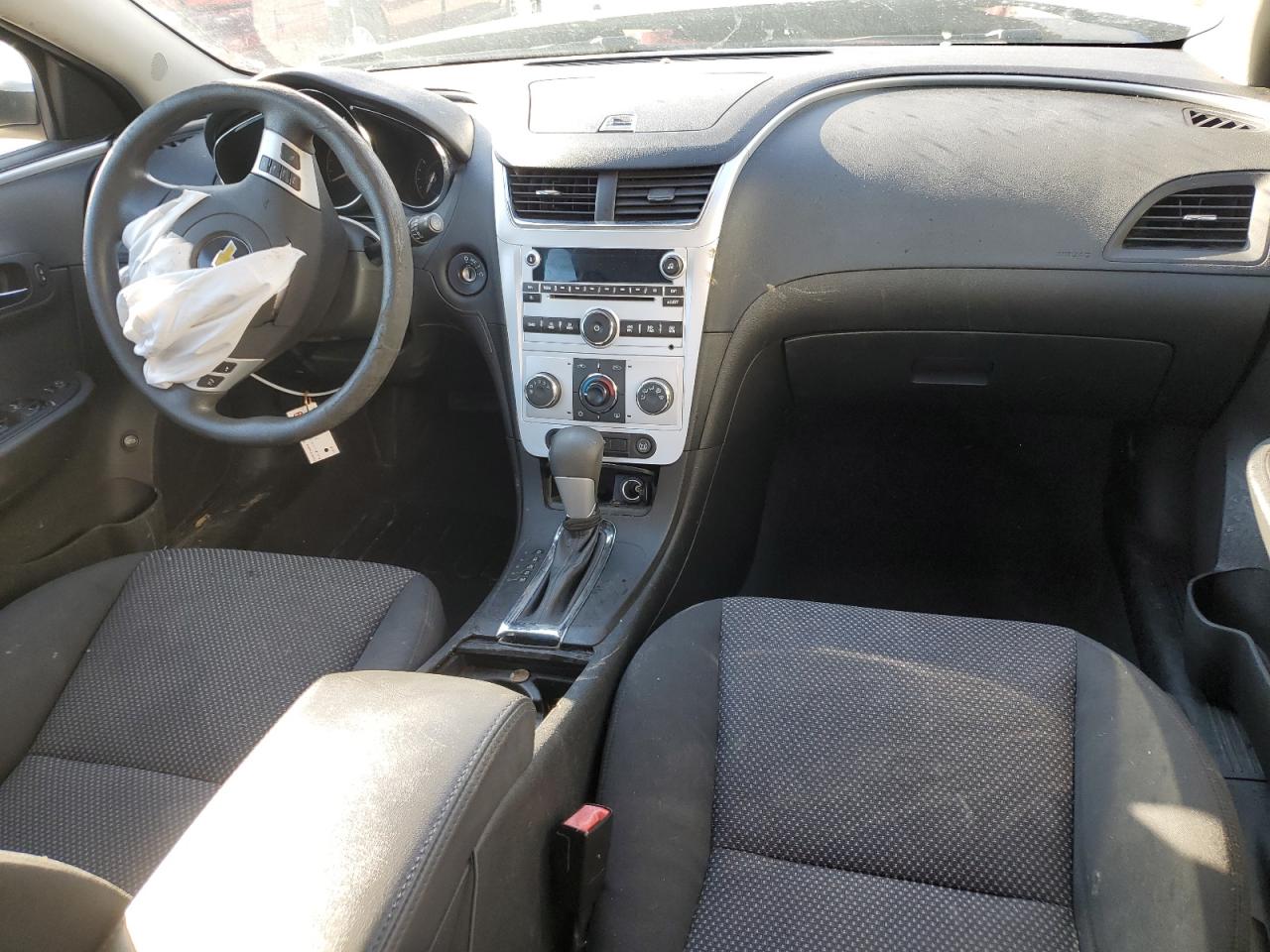 2011 Chevrolet Malibu - Image 8
