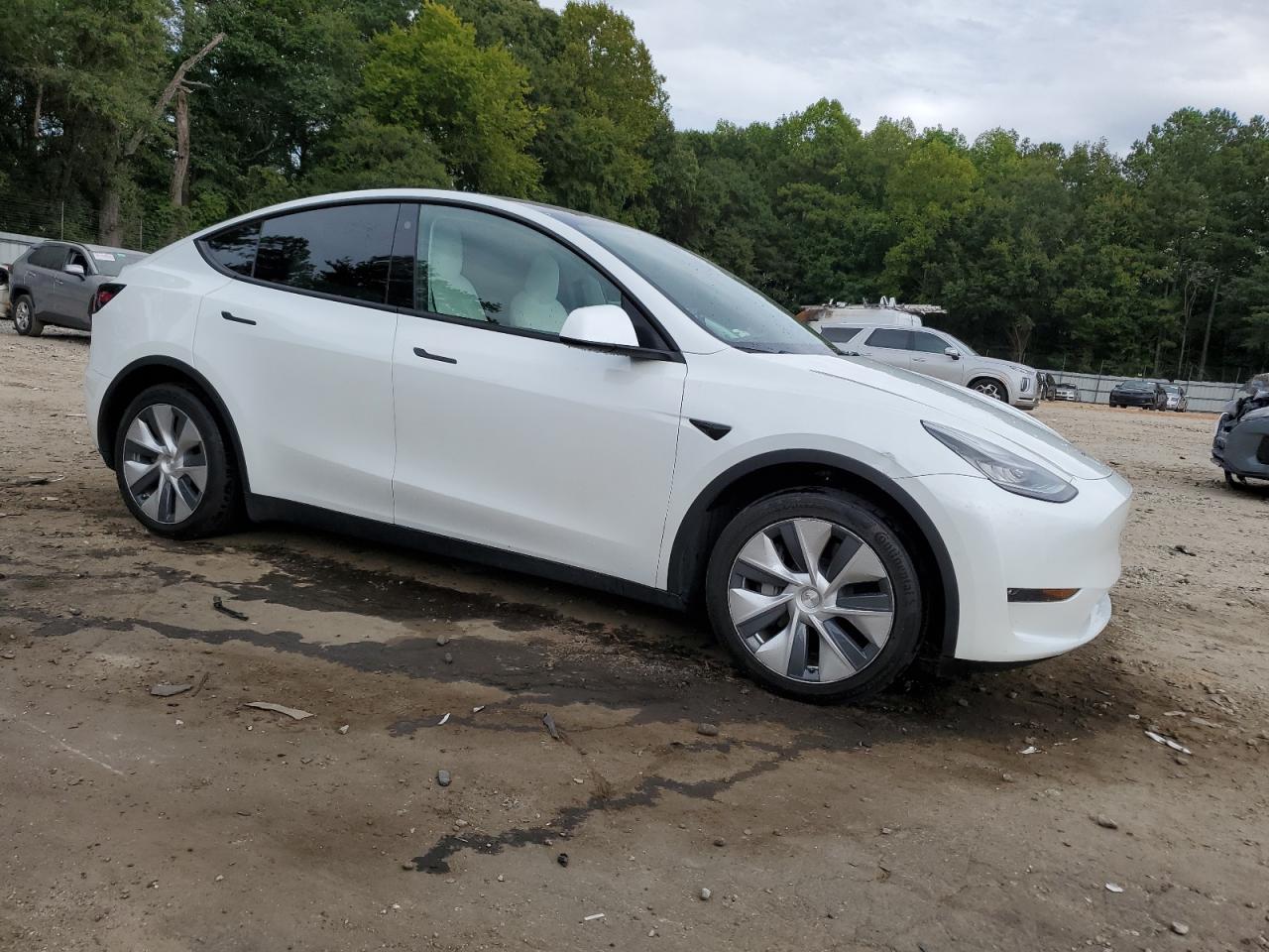 VIN 5YJYGDEE4MF085569 2021 TESLA MODEL Y no.4