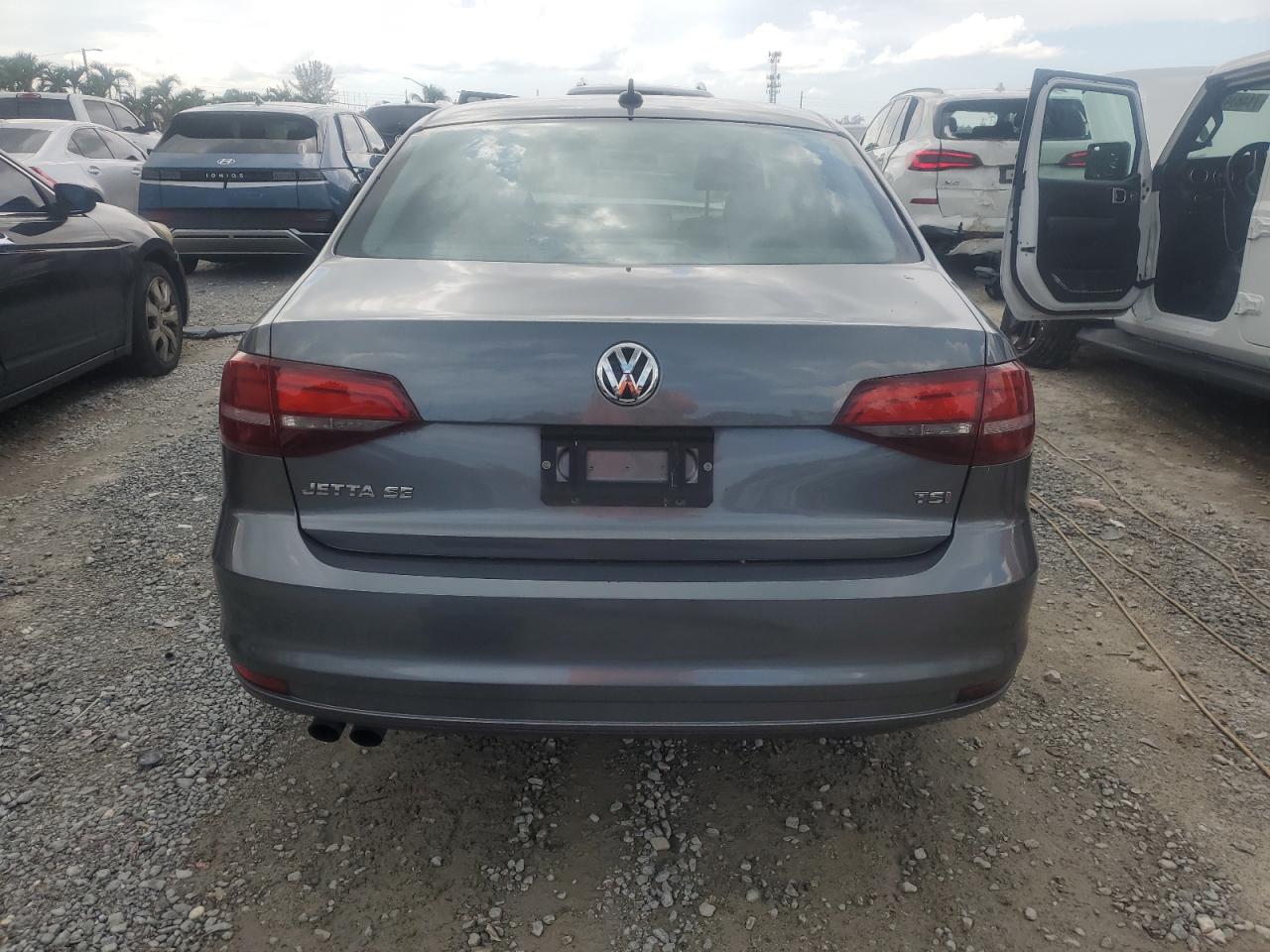 3VWDB7AJ0HM309369 2017 Volkswagen Jetta Se