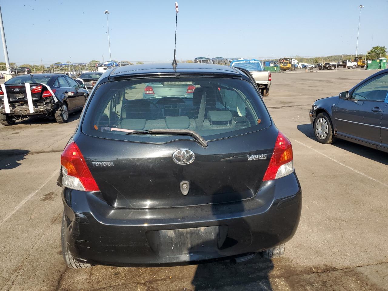 2010 Toyota Yaris VIN: JTDKT4K32A5302182 Lot: 71701684