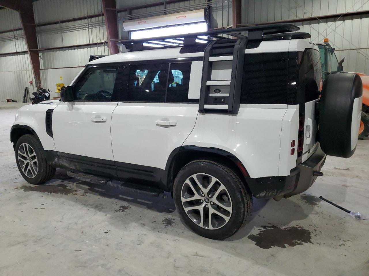 SALE37RU5N2077348 2022 LAND ROVER DEFENDER - Image 2