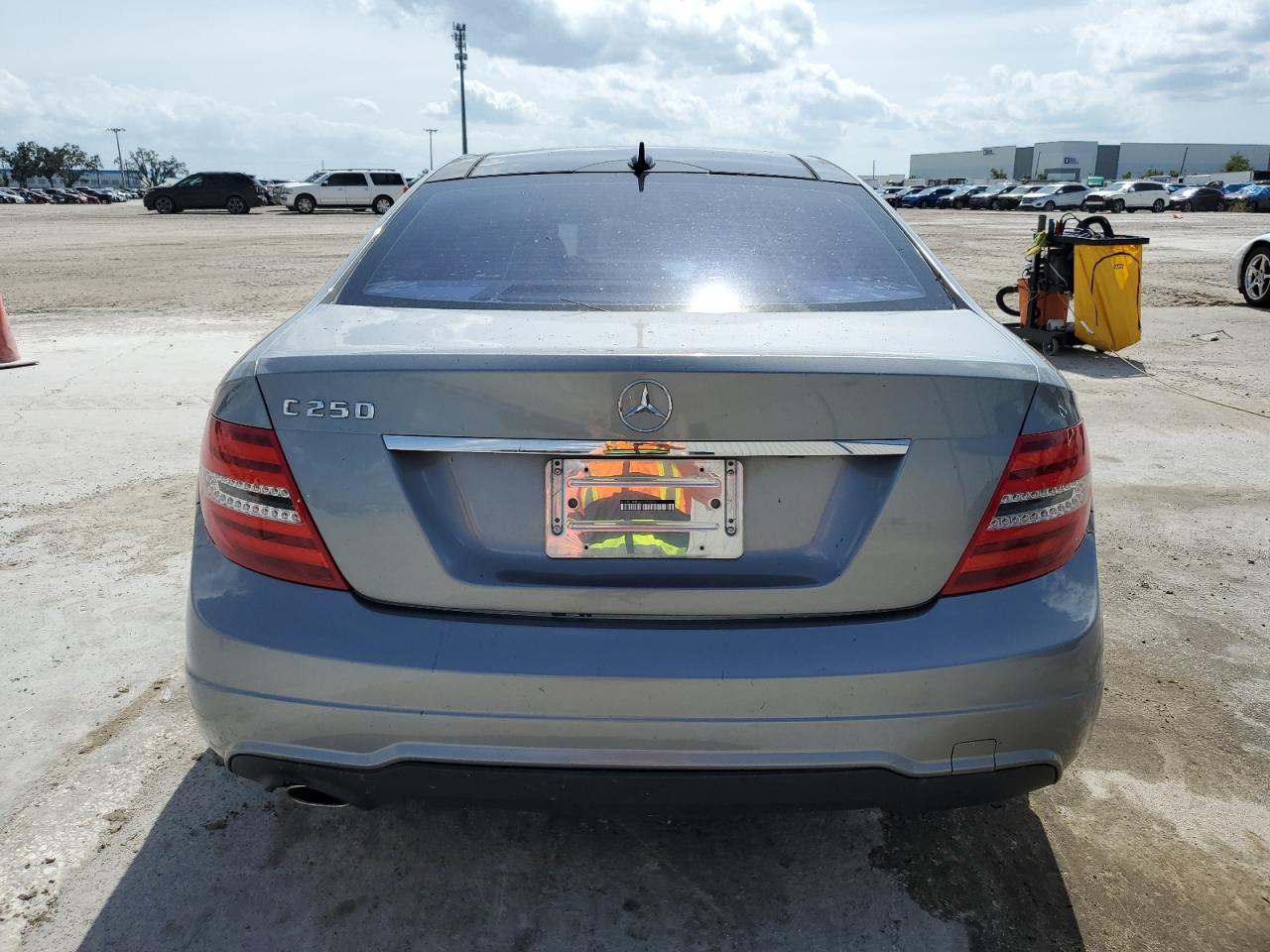 WDDGJ4HB5CF779279 2012 Mercedes-Benz C 250