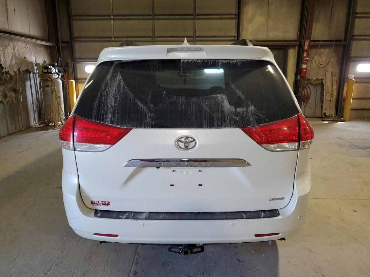 2011 Toyota Sienna Xle VIN: 5TDYK3DC3BS084589 Lot: 70604804