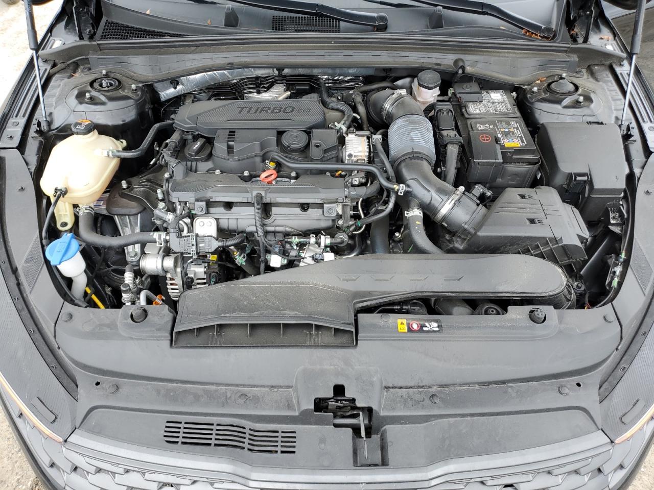 2023 Kia K5 - Image 11