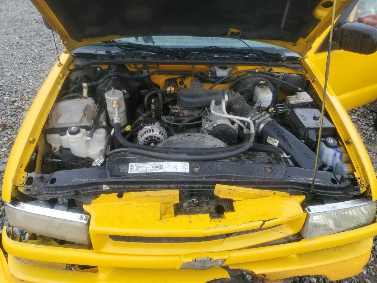 2003 Chevrolet S-10 Pickup - Image 11