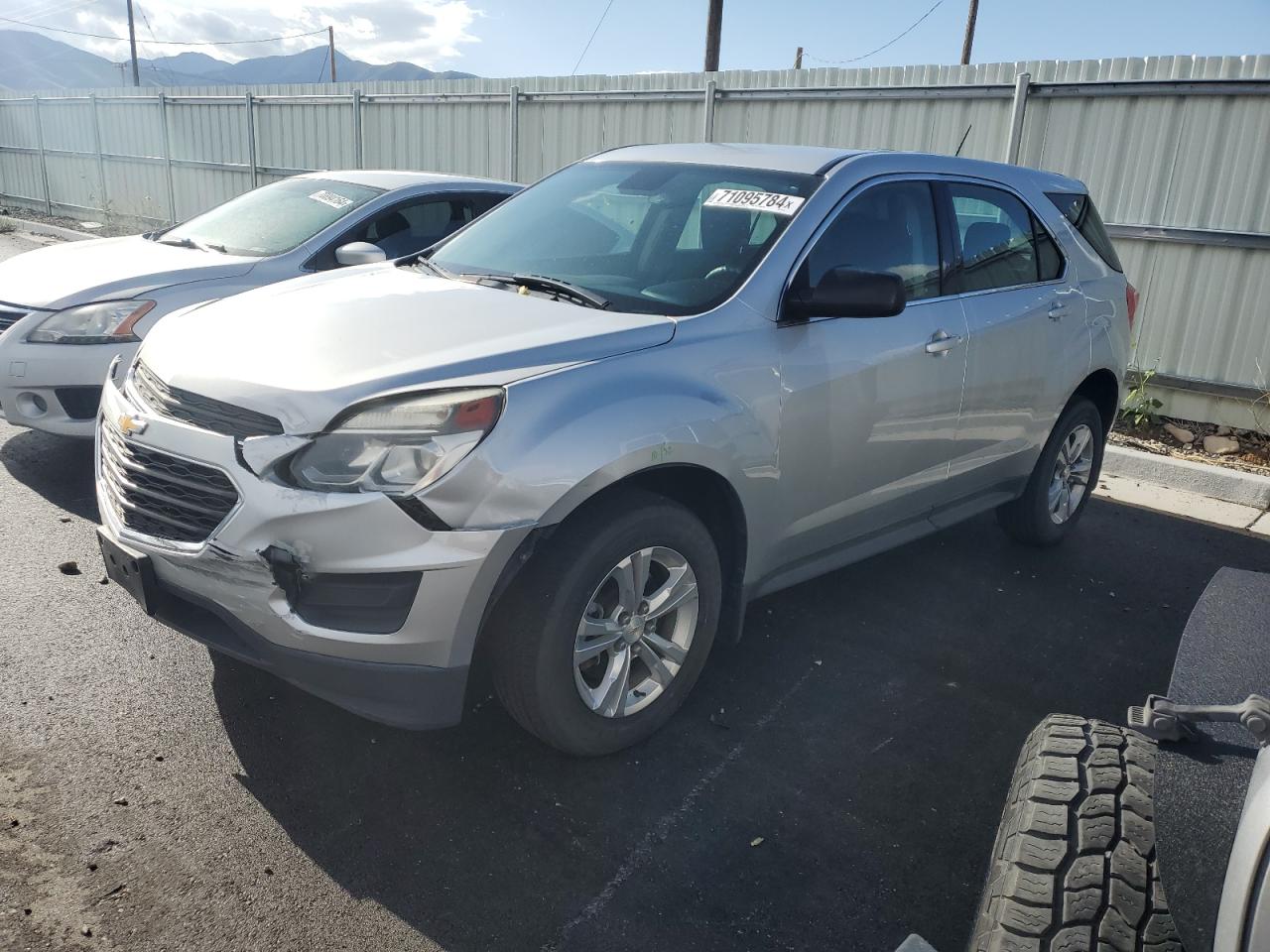 2GNALBEK1H1555743 2017 CHEVROLET EQUINOX - Image 1