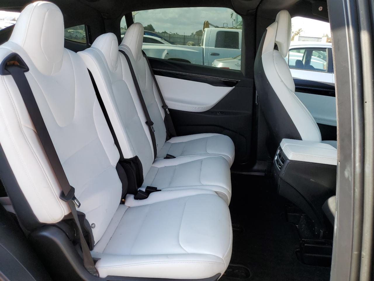 5YJXCAE26JF090988 2018 Tesla Model X