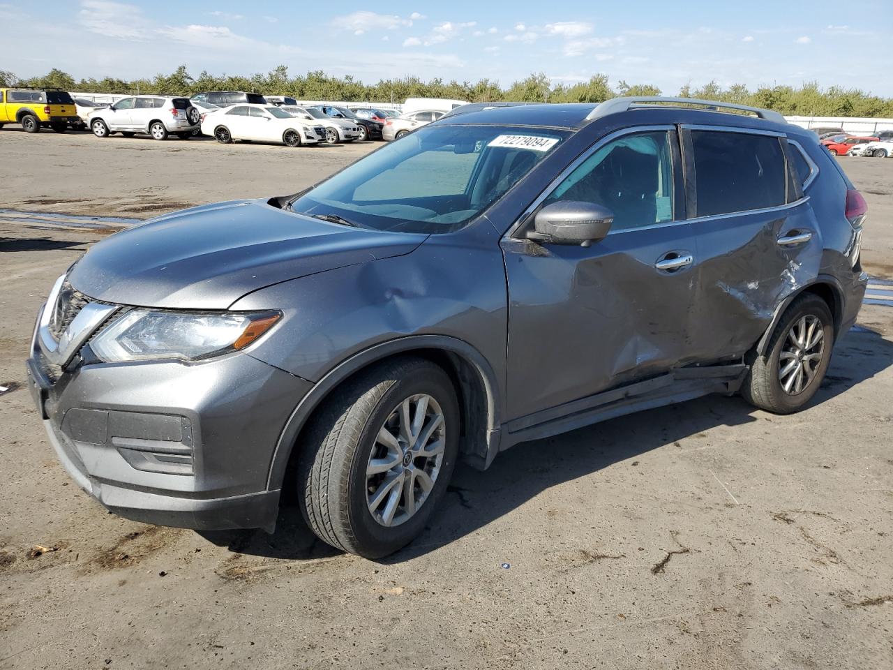 5N1AT2MT3JC769020 2018 NISSAN ROGUE - Image 1