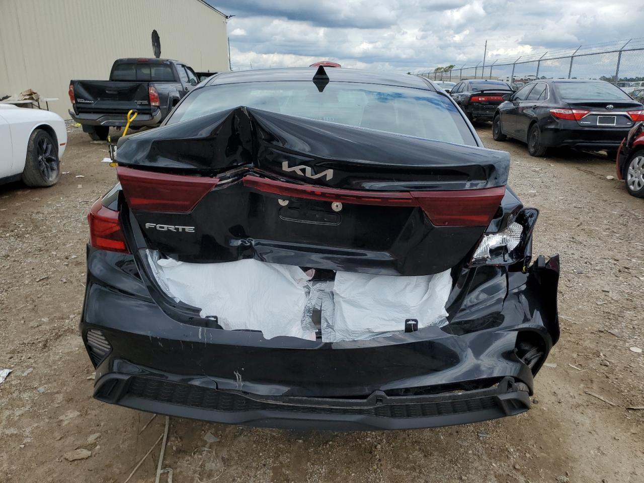 3KPF24ADXNE501201 2022 Kia Forte Fe