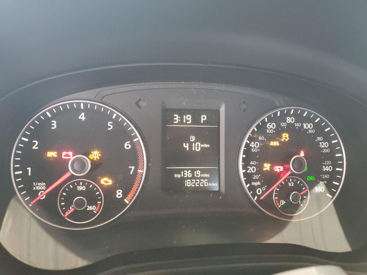 2014 Volkswagen Passat - Image 9