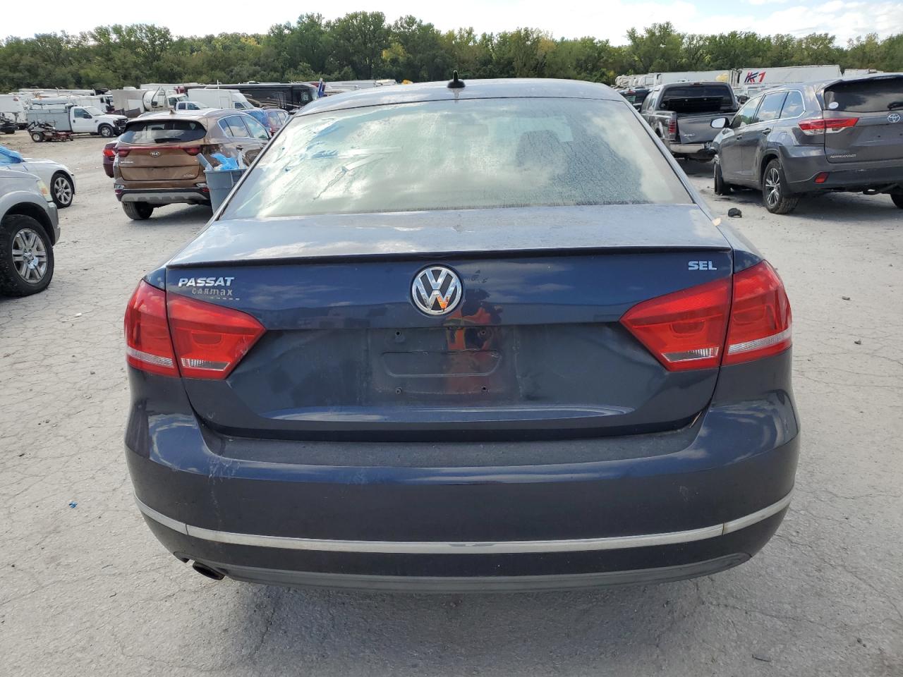 1VWCH7A31DC048552 2013 Volkswagen Passat Sel