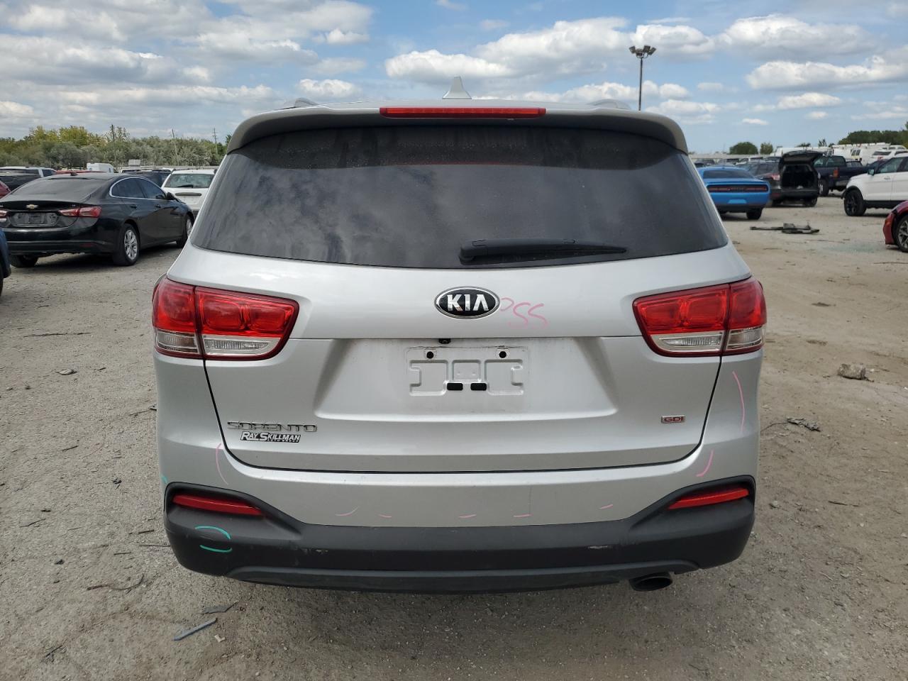 2018 Kia Sorento Lx VIN: 5XYPG4A33JG348557 Lot: 71345304