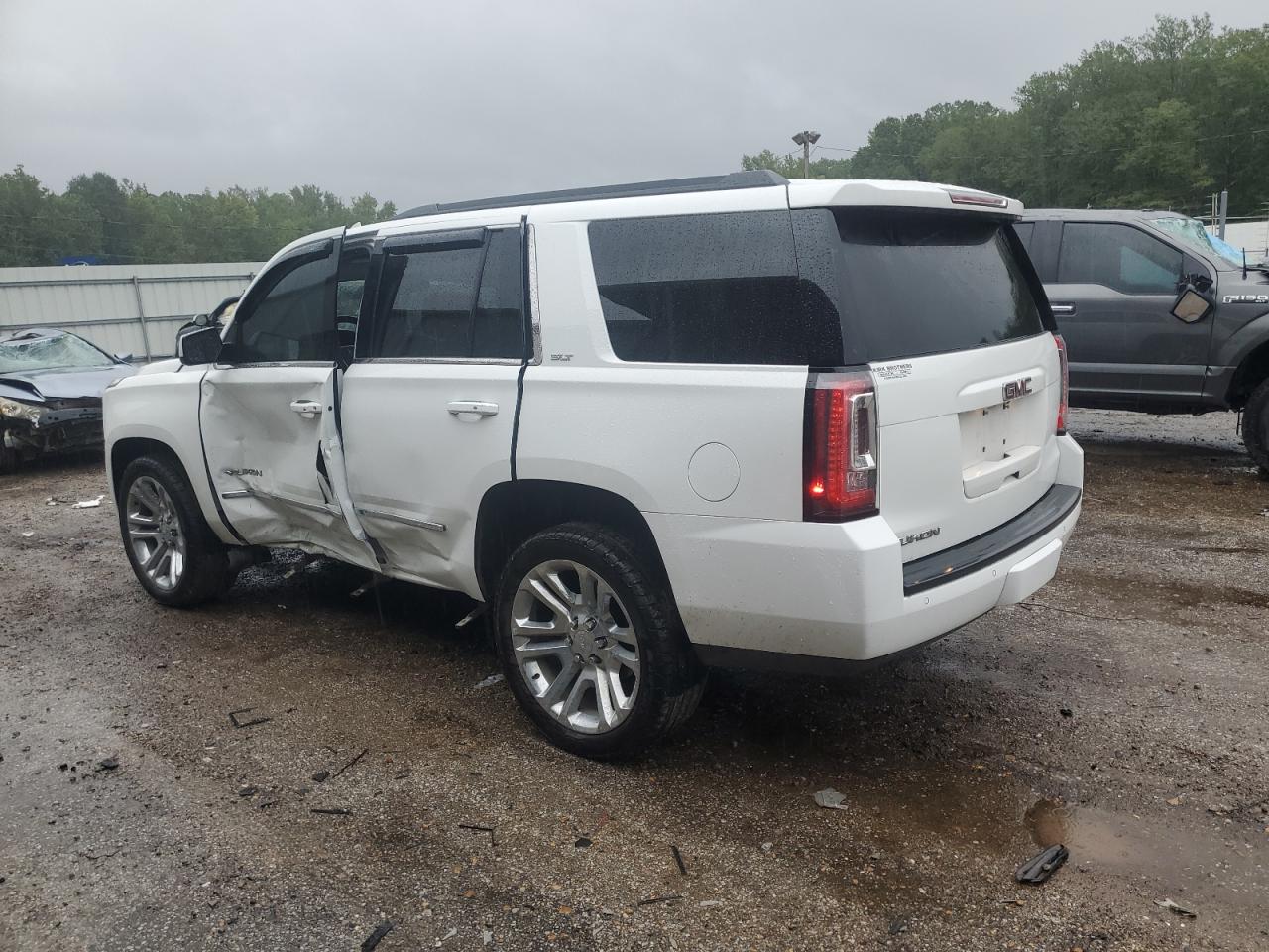 2018 GMC Yukon - Image 2