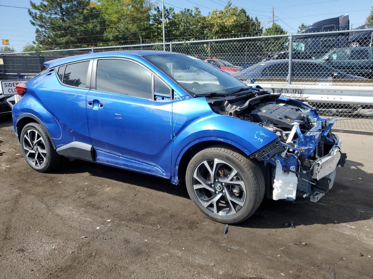 VIN JTNKHMBX9J1000752 2018 TOYOTA C-HR no.4