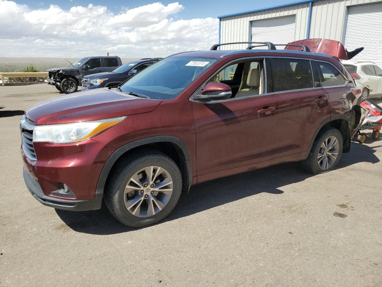 2015 Toyota Highlander - Image 1