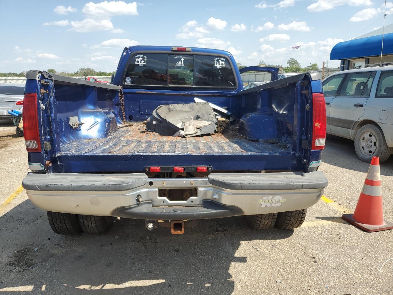 1999 Ford F350 Super Duty VIN: 1FTWX33F8XEA05807 Lot: 71190274