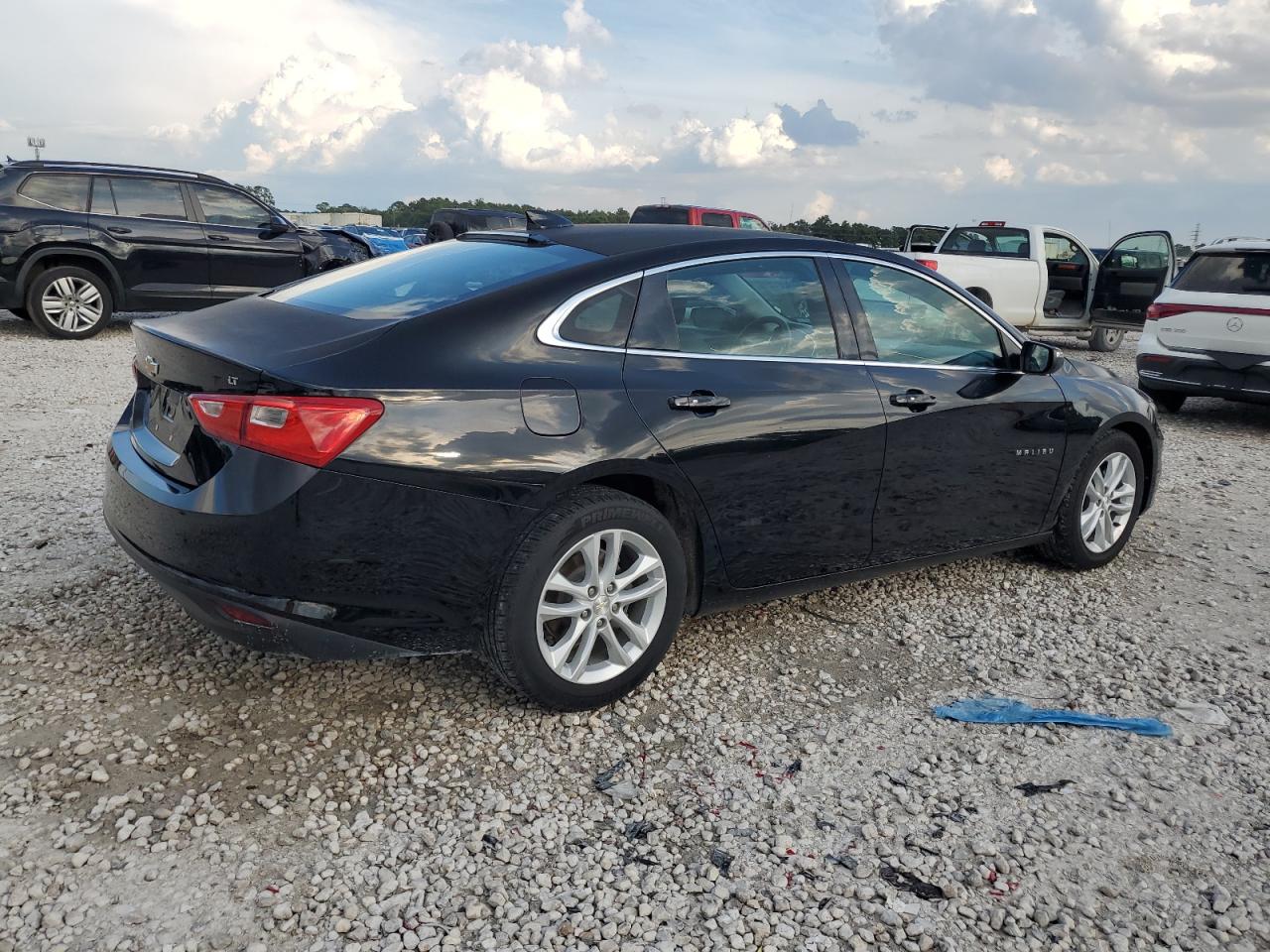 2017 Chevrolet Malibu - Image 3