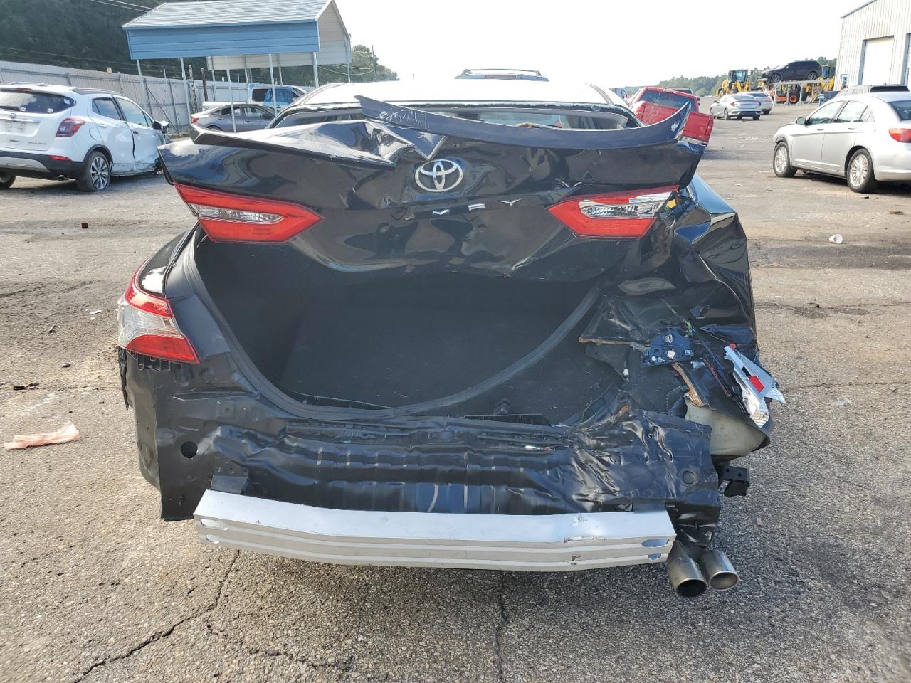 4T1B11HK3JU633969 2018 Toyota Camry L