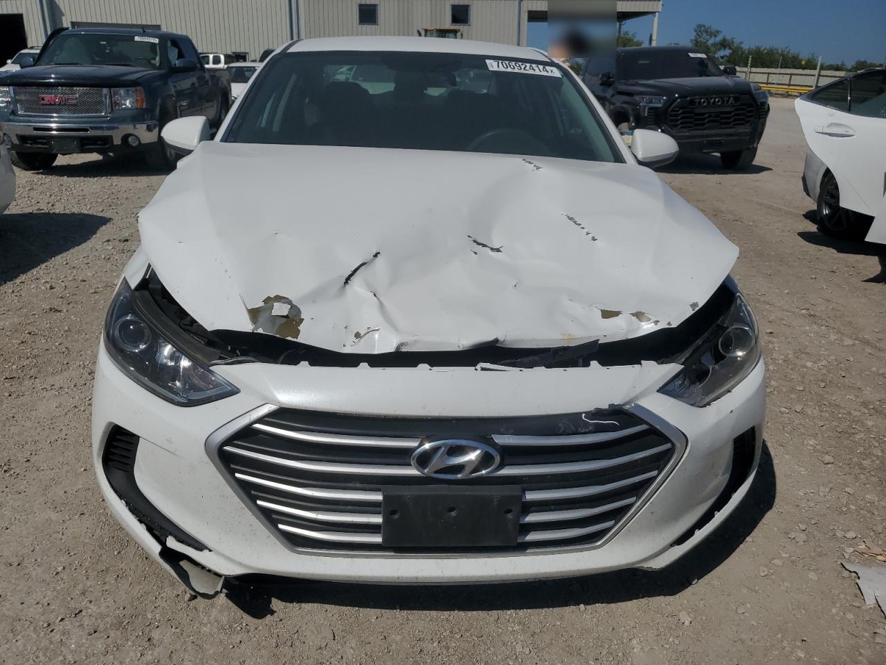 2018 Hyundai Elantra - Image 5